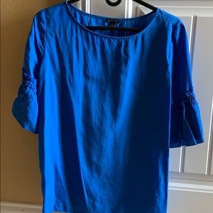 blue ann taylor top with puff sleeves